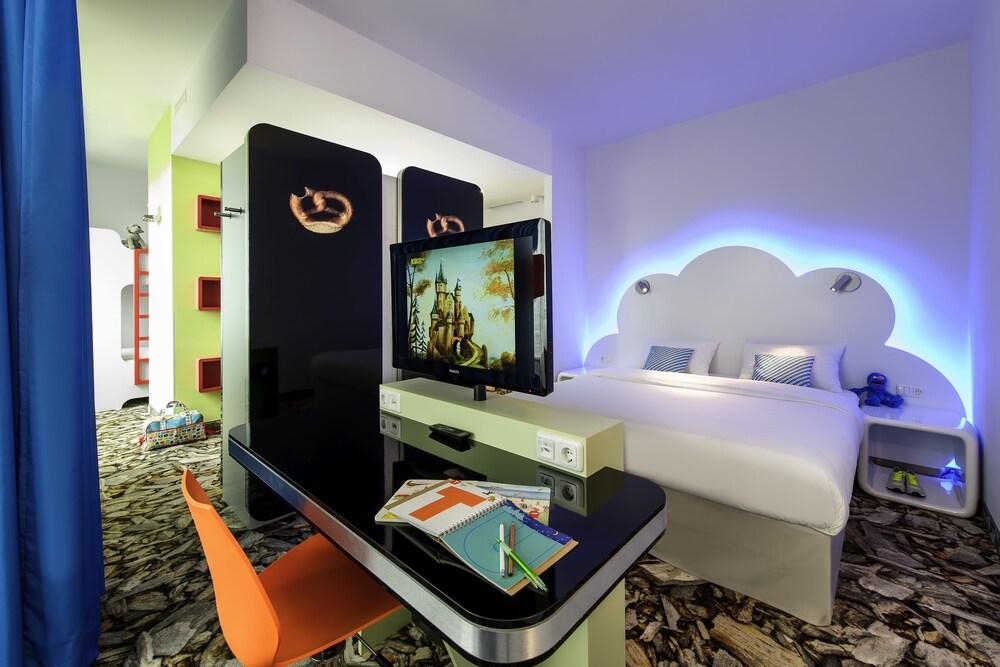 Ibis Styles Ost Messe Hotel 3*